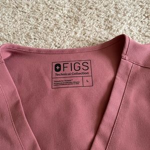 FIGS Casma three pocket scrub top in Mauve